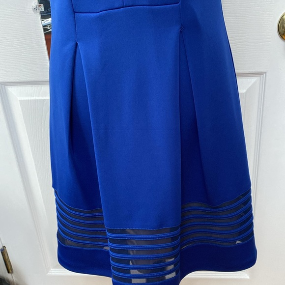 Dress - Picture 3 of 8